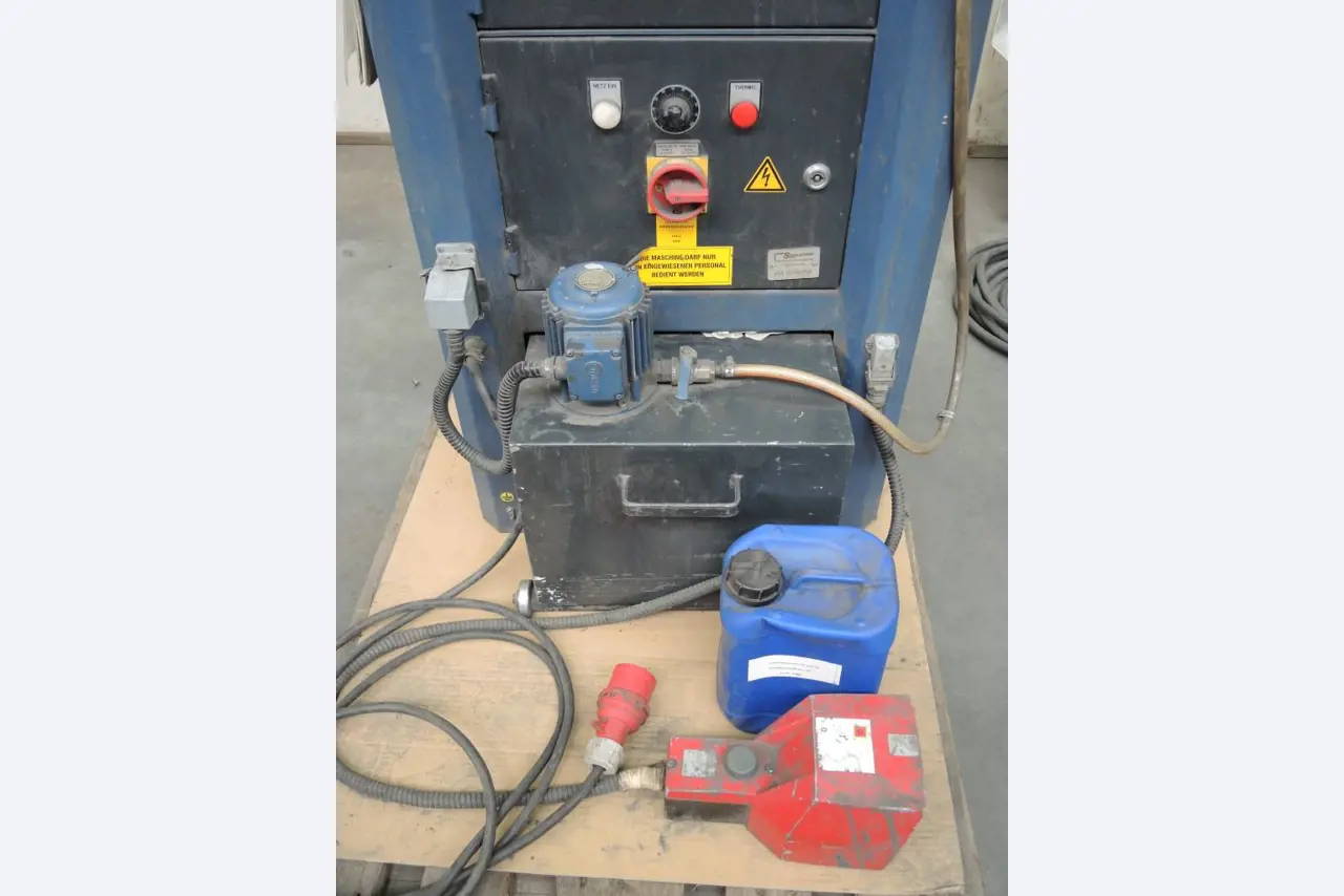 Chapas metálicas e máquinas para trabalhar metais<br><font size="2">Colaboração com Hilco Industrial Acquisitions bv</font><br><img src="/images/hil.png"><br>-6