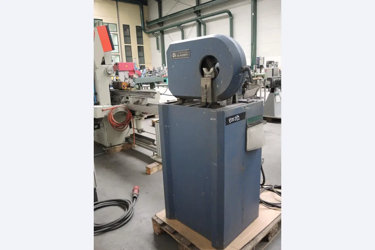 Chapas metálicas e máquinas para trabalhar metais<br><font size="2">Colaboração com Hilco Industrial Acquisitions bv</font><br><img src="/images/hil.png"><br>-4