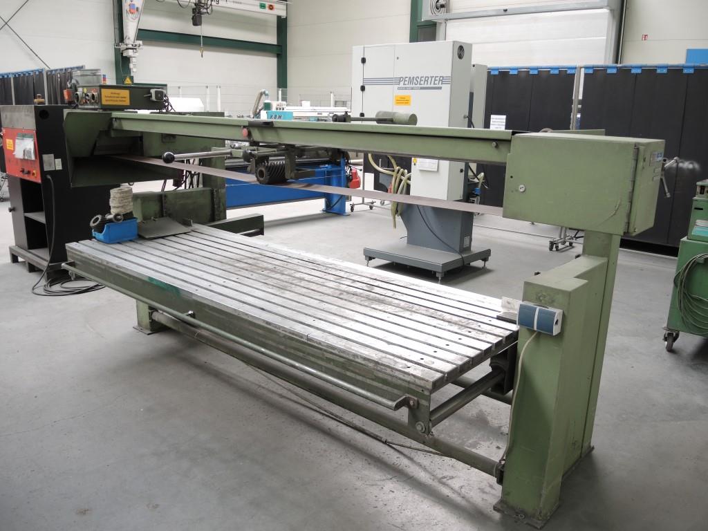 Chapas metálicas e máquinas para trabalhar metais<br><font size="2">Colaboração com Hilco Industrial Acquisitions bv</font><br><img src="/images/hil.png"><br>-2