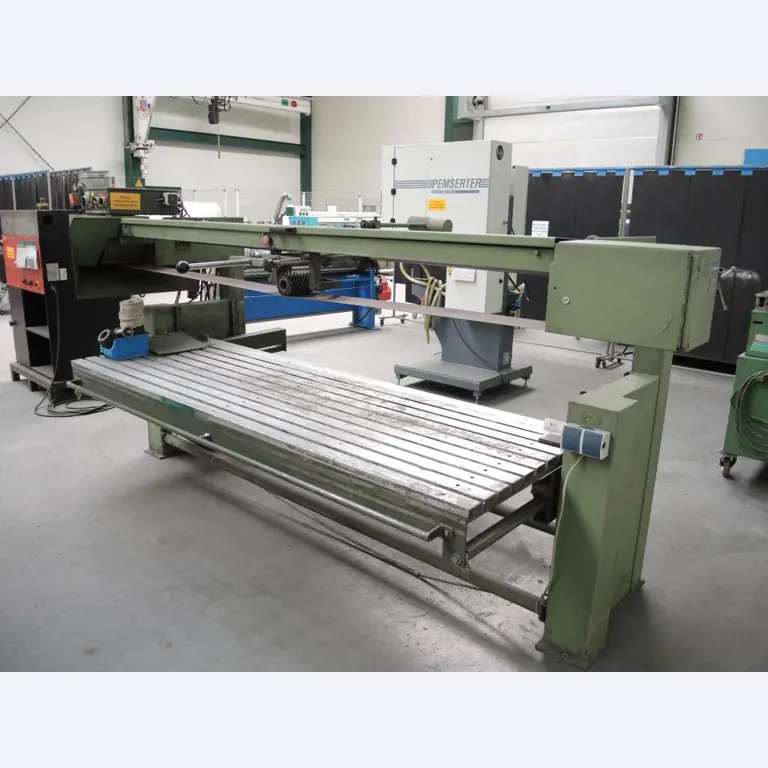 Chapas metálicas e máquinas para trabalhar metais<br><font size="2">Colaboração com Hilco Industrial Acquisitions bv</font><br><img src="/images/hil.png"><br>-2