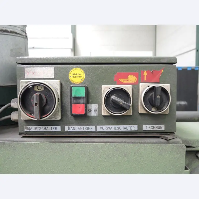 Chapas metálicas e máquinas para trabalhar metais<br><font size="2">Colaboração com Hilco Industrial Acquisitions bv</font><br><img src="/images/hil.png"><br>-6