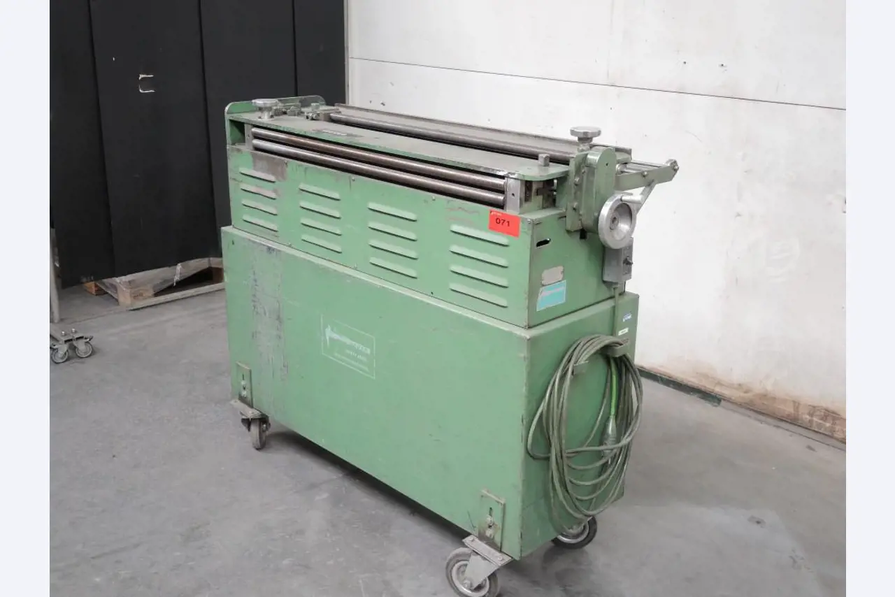 Chapas metálicas e máquinas para trabalhar metais<br><font size="2">Colaboração com Hilco Industrial Acquisitions bv</font><br><img src="/images/hil.png"><br>-4