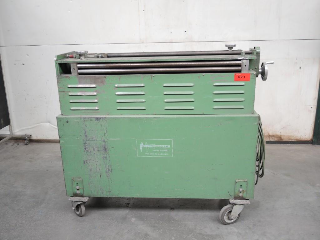 Machines pour le travail de la tôle et des métaux<br><font size="2">Collaboration avec Hilco Industrial Acquisitions bv</font><br><img src="/images/hil.png"><br>-5