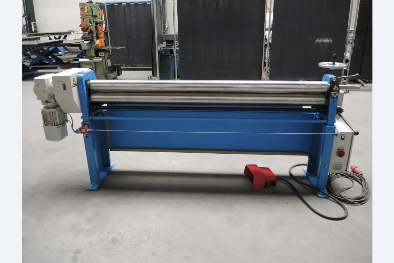 Chapas metálicas e máquinas para trabalhar metais<br><font size="2">Colaboração com Hilco Industrial Acquisitions bv</font><br><img src="/images/hil.png"><br>-3