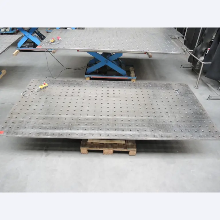 Chapas metálicas e máquinas para trabalhar metais<br><font size="2">Colaboração com Hilco Industrial Acquisitions bv</font><br><img src="/images/hil.png"><br>-4