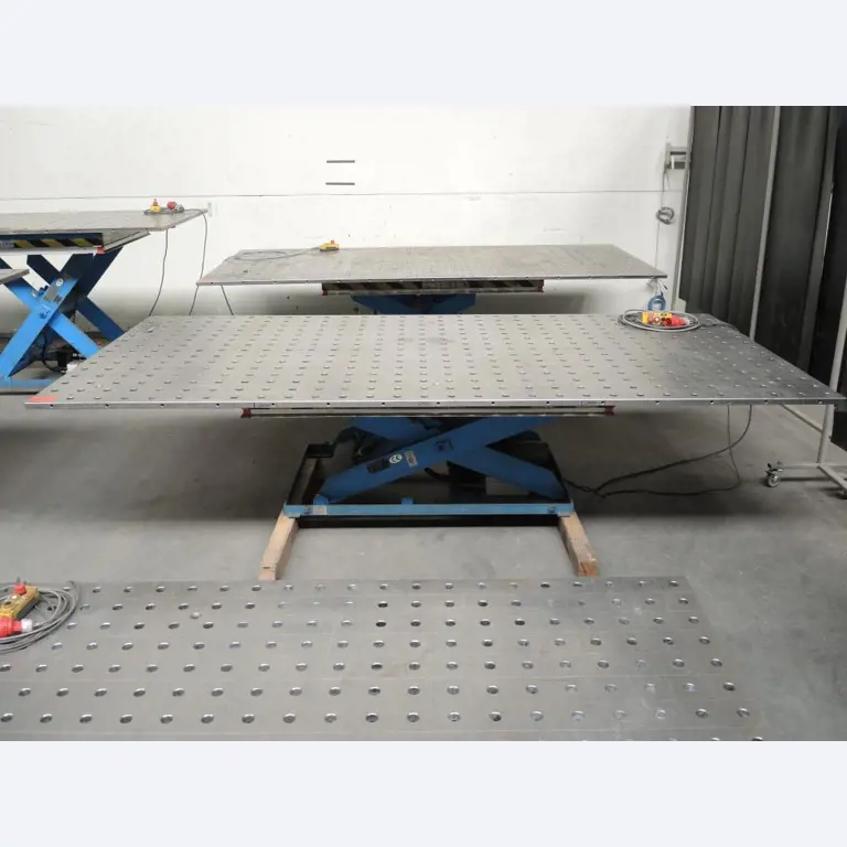 Chapas metálicas e máquinas para trabalhar metais<br><font size="2">Colaboração com Hilco Industrial Acquisitions bv</font><br><img src="/images/hil.png"><br>-2