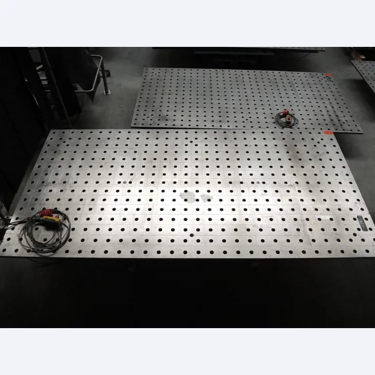 Chapas metálicas e máquinas para trabalhar metais<br><font size="2">Colaboração com Hilco Industrial Acquisitions bv</font><br><img src="/images/hil.png"><br>-3