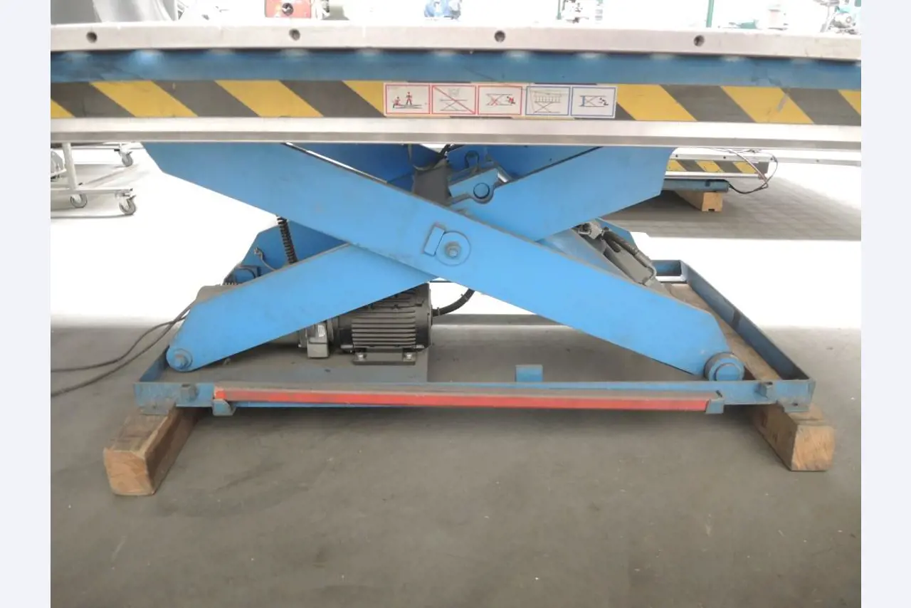 Chapas metálicas e máquinas para trabalhar metais<br><font size="2">Colaboração com Hilco Industrial Acquisitions bv</font><br><img src="/images/hil.png"><br>-5