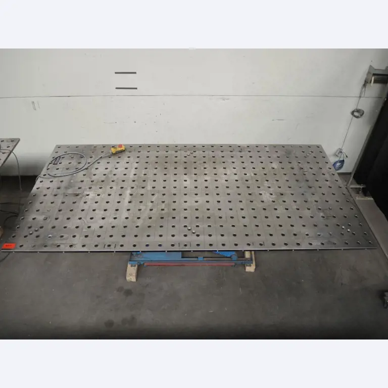 Chapas metálicas e máquinas para trabalhar metais<br><font size="2">Colaboração com Hilco Industrial Acquisitions bv</font><br><img src="/images/hil.png"><br>-2