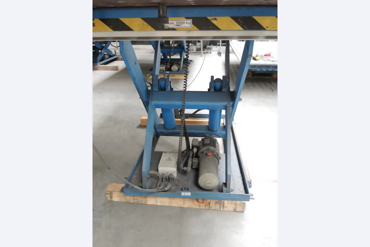 Chapas metálicas e máquinas para trabalhar metais<br><font size="2">Colaboração com Hilco Industrial Acquisitions bv</font><br><img src="/images/hil.png"><br>-4