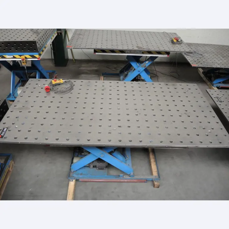 Chapas metálicas e máquinas para trabalhar metais<br><font size="2">Colaboração com Hilco Industrial Acquisitions bv</font><br><img src="/images/hil.png"><br>-2