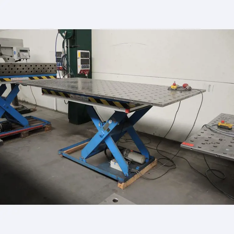 Chapas metálicas e máquinas para trabalhar metais<br><font size="2">Colaboração com Hilco Industrial Acquisitions bv</font><br><img src="/images/hil.png"><br>-1