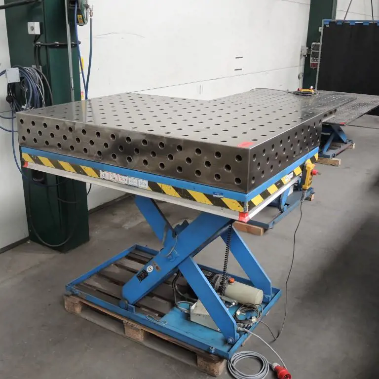 welding table with hole grid pattern, #82 Siegmund