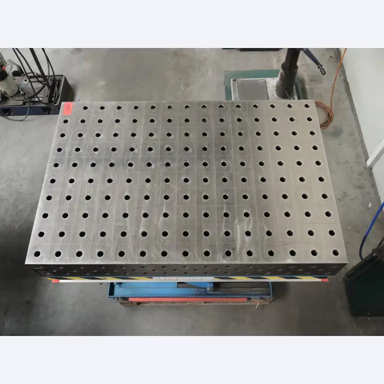 Chapas metálicas e máquinas para trabalhar metais<br><font size="2">Colaboração com Hilco Industrial Acquisitions bv</font><br><img src="/images/hil.png"><br>-3