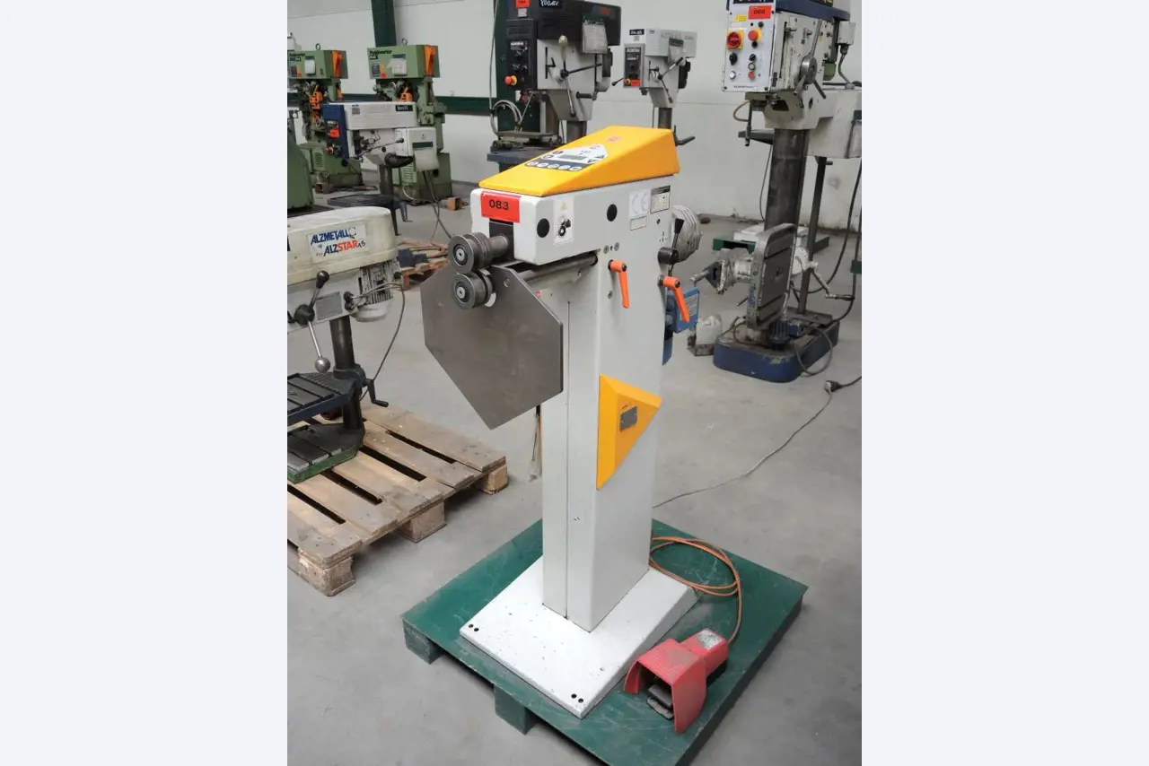 Chapas metálicas e máquinas para trabalhar metais<br><font size="2">Colaboração com Hilco Industrial Acquisitions bv</font><br><img src="/images/hil.png"><br>-1