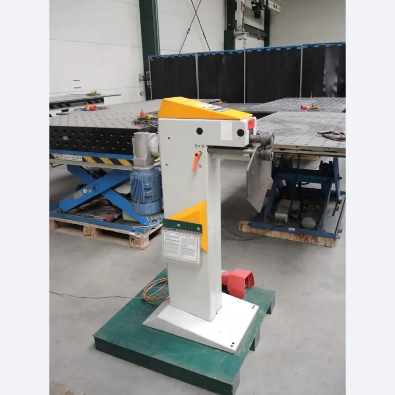 Chapas metálicas e máquinas para trabalhar metais<br><font size="2">Colaboração com Hilco Industrial Acquisitions bv</font><br><img src="/images/hil.png"><br>-2