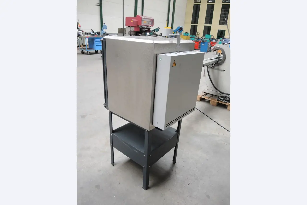 Chapas metálicas e máquinas para trabalhar metais<br><font size="2">Colaboração com Hilco Industrial Acquisitions bv</font><br><img src="/images/hil.png"><br>-3