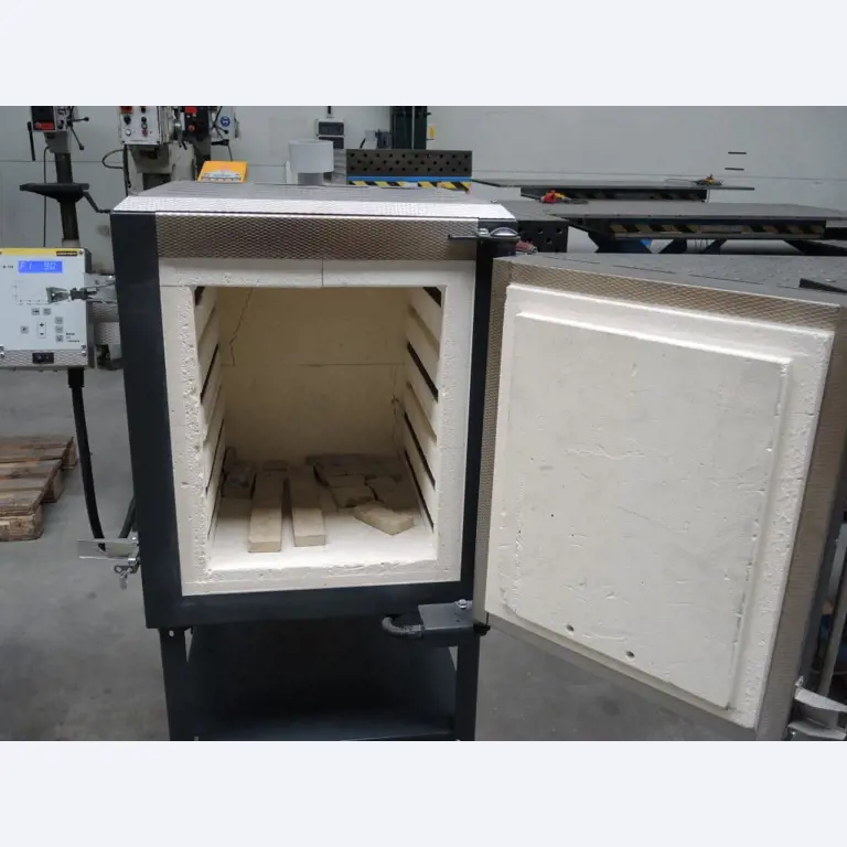 Chapas metálicas e máquinas para trabalhar metais<br><font size="2">Colaboração com Hilco Industrial Acquisitions bv</font><br><img src="/images/hil.png"><br>-5