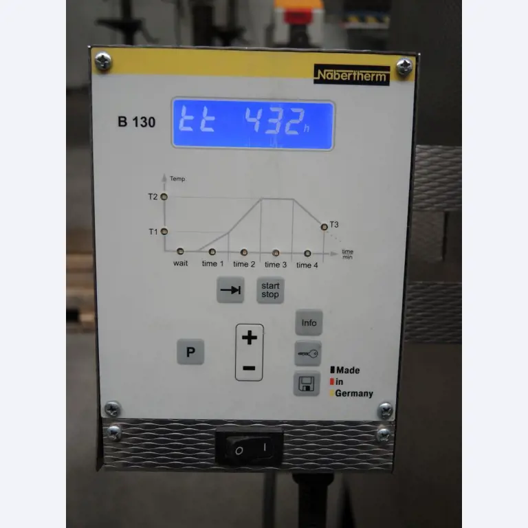 Chapas metálicas e máquinas para trabalhar metais<br><font size="2">Colaboração com Hilco Industrial Acquisitions bv</font><br><img src="/images/hil.png"><br>-6