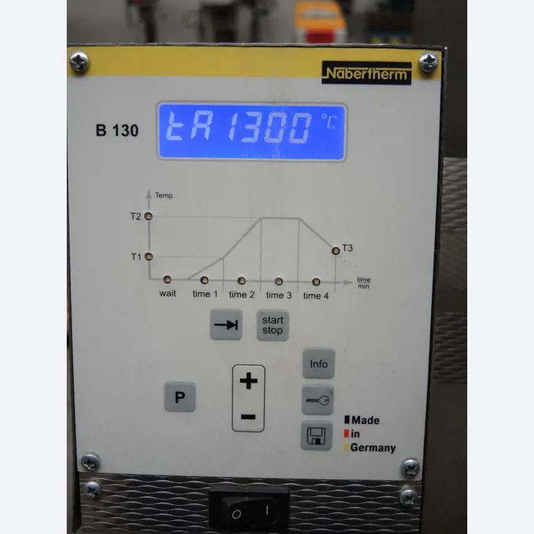 Chapas metálicas e máquinas para trabalhar metais<br><font size="2">Colaboração com Hilco Industrial Acquisitions bv</font><br><img src="/images/hil.png"><br>-7