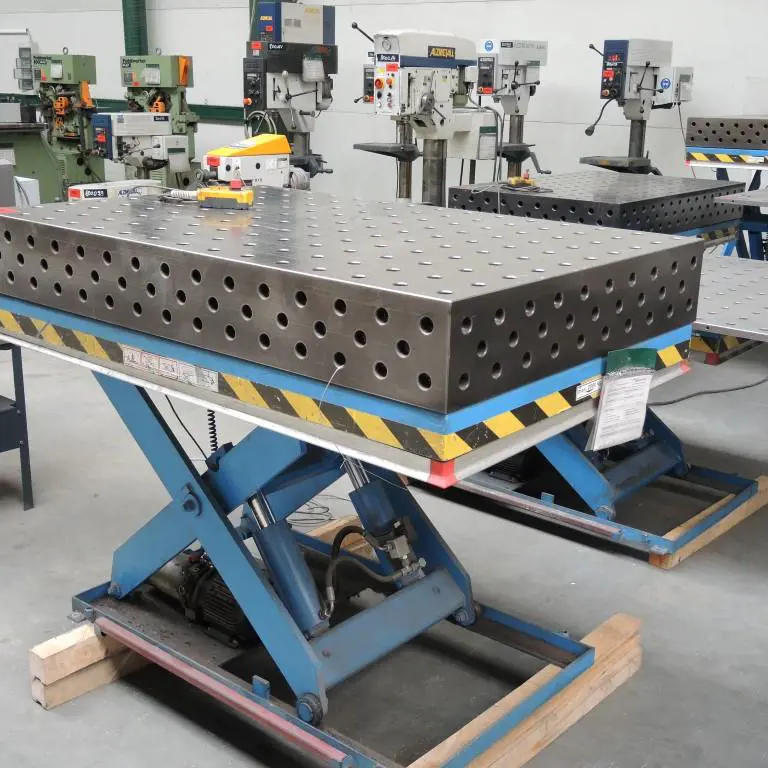 welding table with hole grid pattern, #85 Gruse