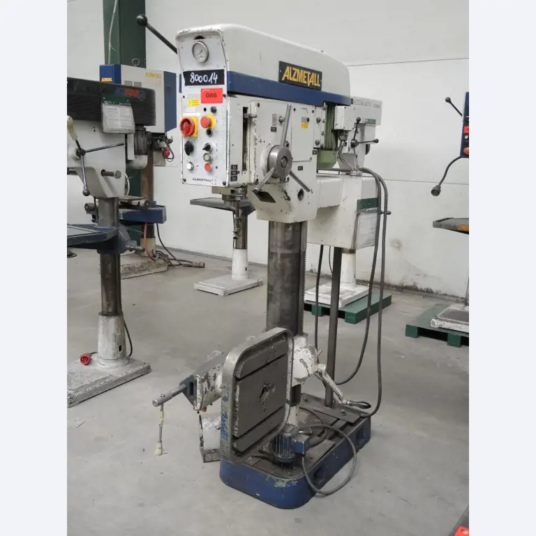 Chapas metálicas e máquinas para trabalhar metais<br><font size="2">Colaboração com Hilco Industrial Acquisitions bv</font><br><img src="/images/hil.png"><br>-1