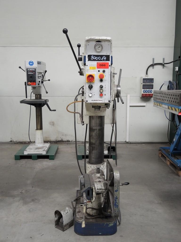 Chapas metálicas e máquinas para trabalhar metais<br><font size="2">Colaboração com Hilco Industrial Acquisitions bv</font><br><img src="/images/hil.png"><br>-2