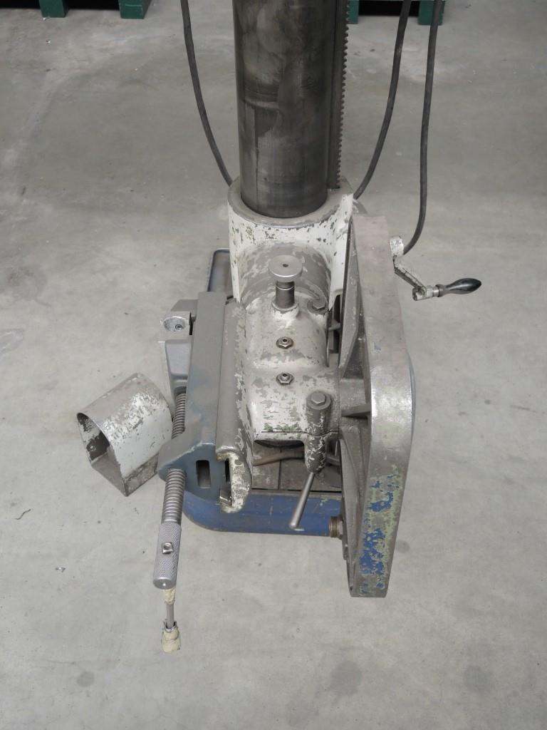 Chapas metálicas e máquinas para trabalhar metais<br><font size="2">Colaboração com Hilco Industrial Acquisitions bv</font><br><img src="/images/hil.png"><br>-5