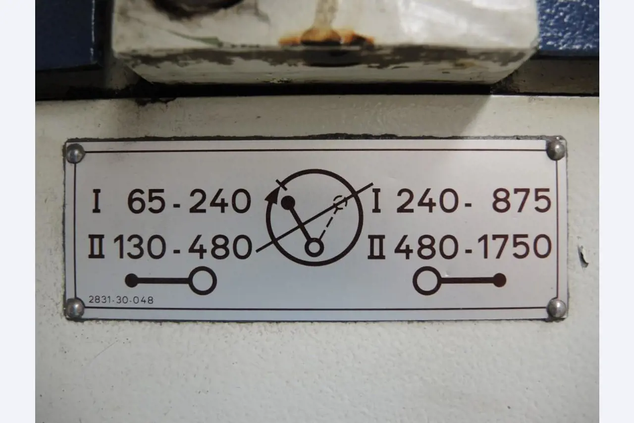 Chapas metálicas e máquinas para trabalhar metais<br><font size="2">Colaboração com Hilco Industrial Acquisitions bv</font><br><img src="/images/hil.png"><br>-8