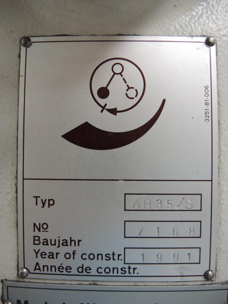 Chapas metálicas e máquinas para trabalhar metais<br><font size="2">Colaboração com Hilco Industrial Acquisitions bv</font><br><img src="/images/hil.png"><br>-9