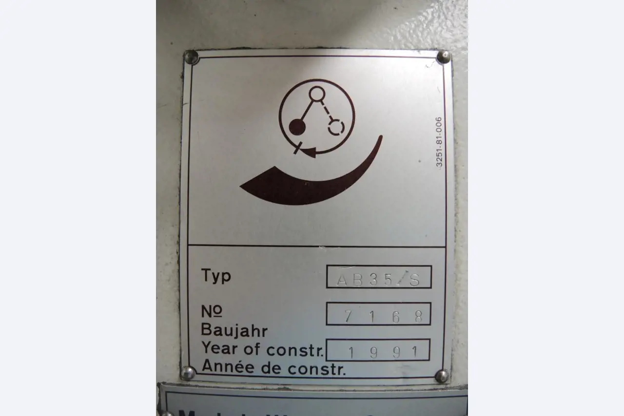 Chapas metálicas e máquinas para trabalhar metais<br><font size="2">Colaboração com Hilco Industrial Acquisitions bv</font><br><img src="/images/hil.png"><br>-9