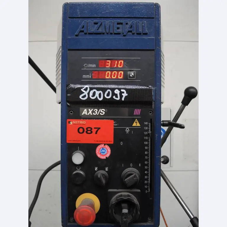 Chapas metálicas e máquinas para trabalhar metais<br><font size="2">Colaboração com Hilco Industrial Acquisitions bv</font><br><img src="/images/hil.png"><br>-4