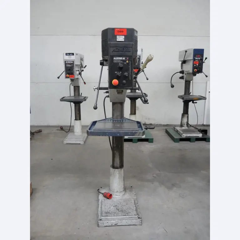 Chapas metálicas e máquinas para trabalhar metais<br><font size="2">Colaboração com Hilco Industrial Acquisitions bv</font><br><img src="/images/hil.png"><br>-2