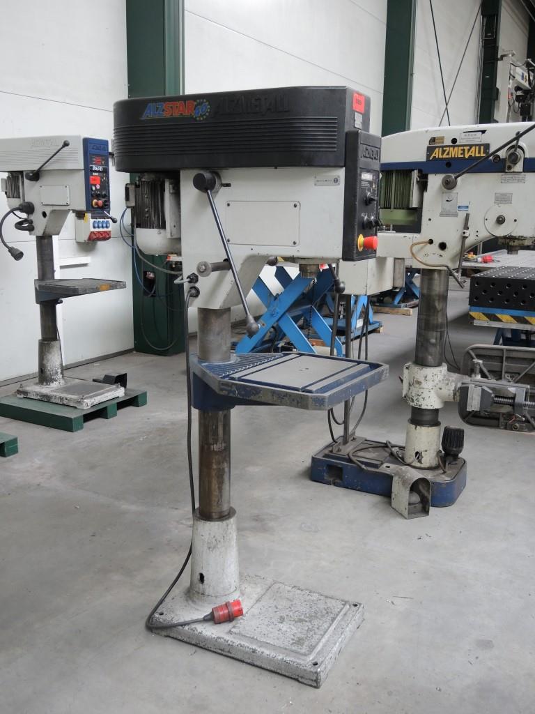 Chapas metálicas e máquinas para trabalhar metais<br><font size="2">Colaboração com Hilco Industrial Acquisitions bv</font><br><img src="/images/hil.png"><br>-3