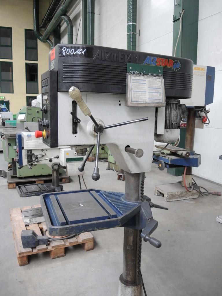 Chapas metálicas e máquinas para trabalhar metais<br><font size="2">Colaboração com Hilco Industrial Acquisitions bv</font><br><img src="/images/hil.png"><br>-5