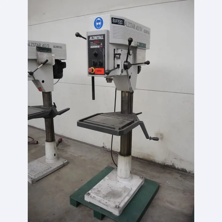 Chapas metálicas e máquinas para trabalhar metais<br><font size="2">Colaboração com Hilco Industrial Acquisitions bv</font><br><img src="/images/hil.png"><br>-1