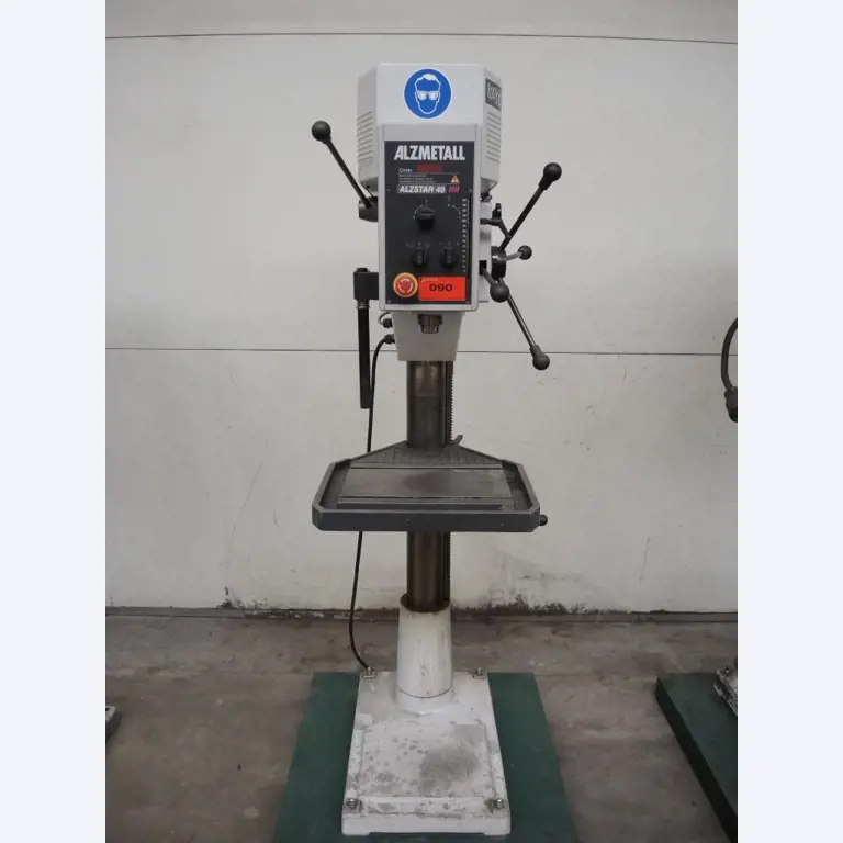 Chapas metálicas e máquinas para trabalhar metais<br><font size="2">Colaboração com Hilco Industrial Acquisitions bv</font><br><img src="/images/hil.png"><br>-2