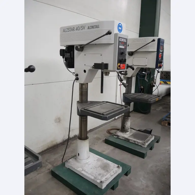 Chapas metálicas e máquinas para trabalhar metais<br><font size="2">Colaboração com Hilco Industrial Acquisitions bv</font><br><img src="/images/hil.png"><br>-3