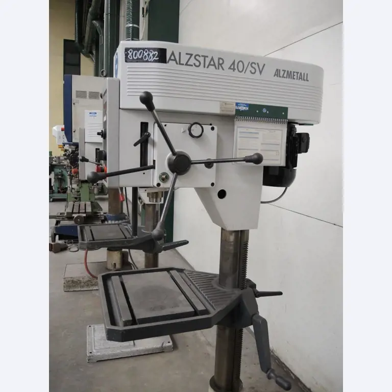 Chapas metálicas e máquinas para trabalhar metais<br><font size="2">Colaboração com Hilco Industrial Acquisitions bv</font><br><img src="/images/hil.png"><br>-4