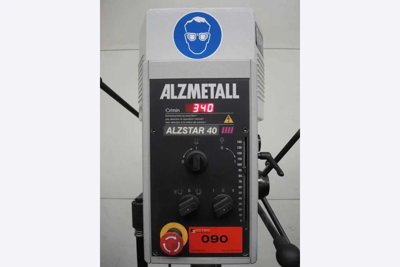 Chapas metálicas e máquinas para trabalhar metais<br><font size="2">Colaboração com Hilco Industrial Acquisitions bv</font><br><img src="/images/hil.png"><br>-5