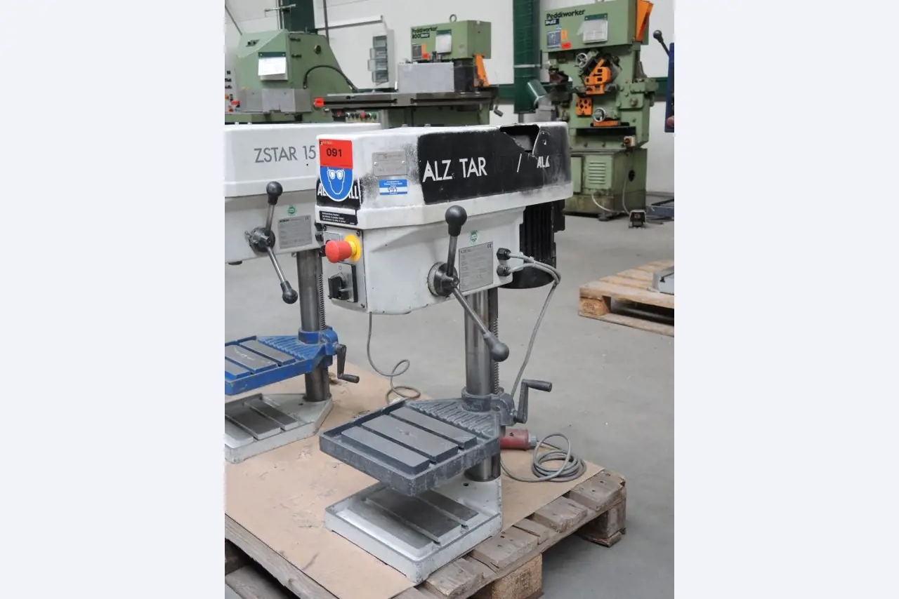 Chapas metálicas e máquinas para trabalhar metais<br><font size="2">Colaboração com Hilco Industrial Acquisitions bv</font><br><img src="/images/hil.png"><br>-1