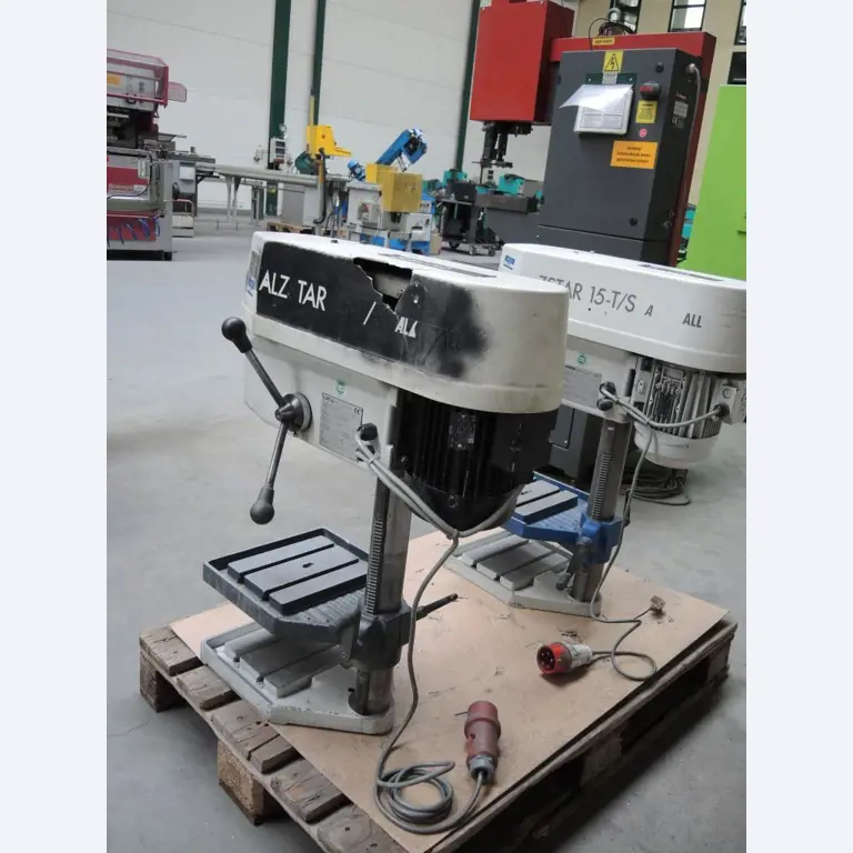 Chapas metálicas e máquinas para trabalhar metais<br><font size="2">Colaboração com Hilco Industrial Acquisitions bv</font><br><img src="/images/hil.png"><br>-4