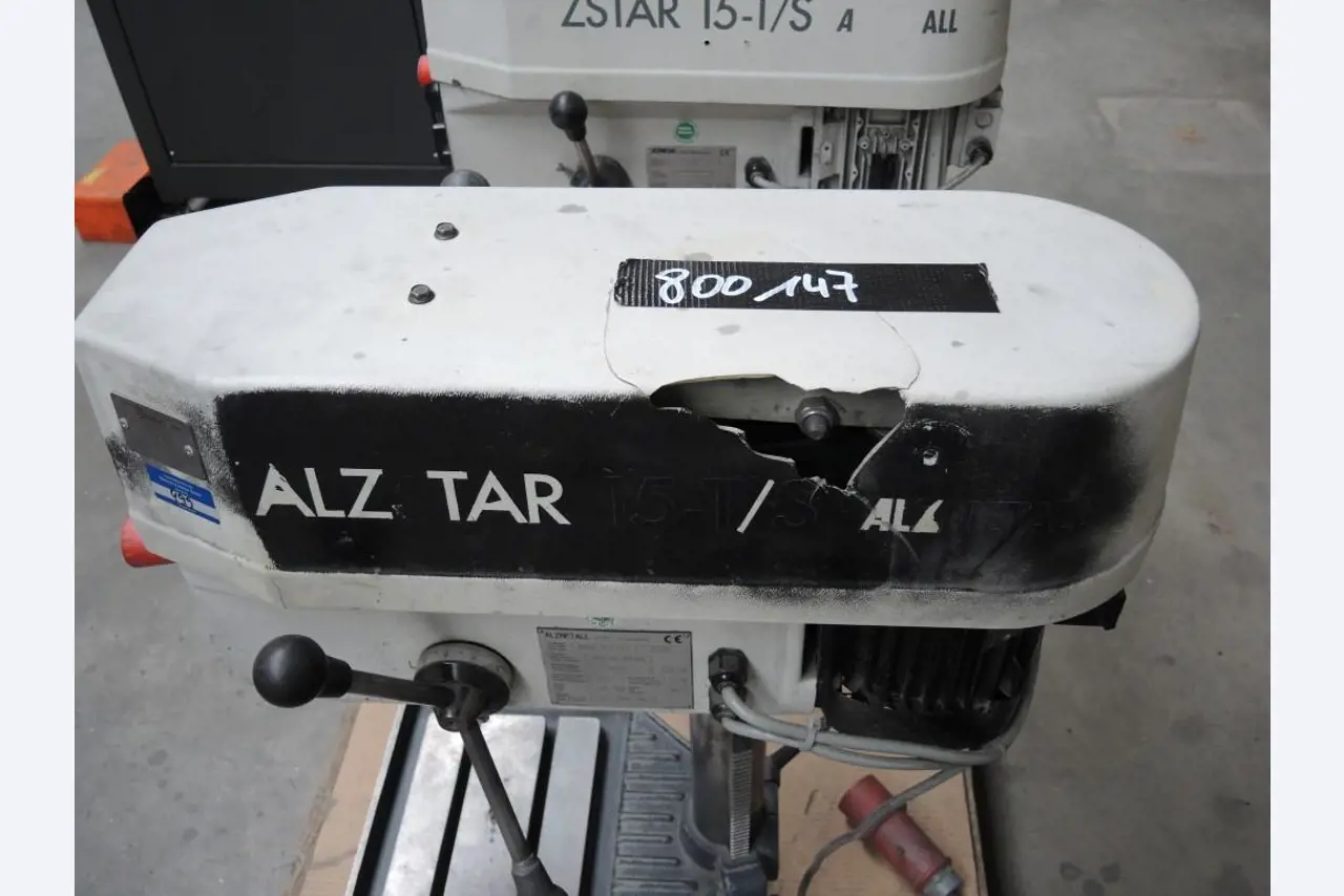 Chapas metálicas e máquinas para trabalhar metais<br><font size="2">Colaboração com Hilco Industrial Acquisitions bv</font><br><img src="/images/hil.png"><br>-5