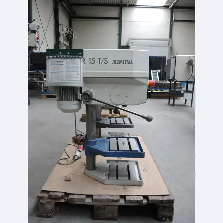 Chapas metálicas e máquinas para trabalhar metais<br><font size="2">Colaboração com Hilco Industrial Acquisitions bv</font><br><img src="/images/hil.png"><br>-3