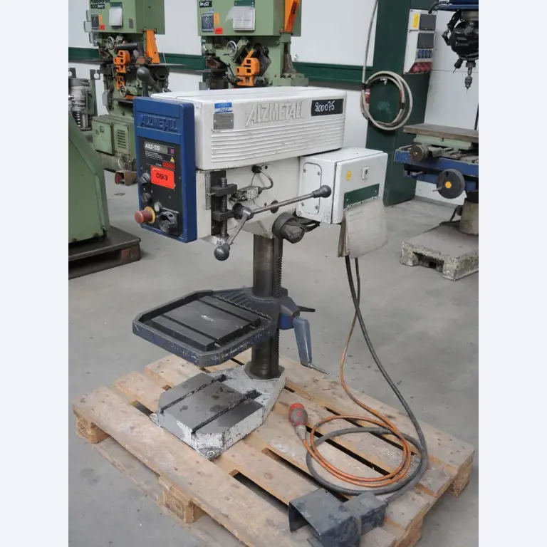 Chapas metálicas e máquinas para trabalhar metais<br><font size="2">Colaboração com Hilco Industrial Acquisitions bv</font><br><img src="/images/hil.png"><br>-2