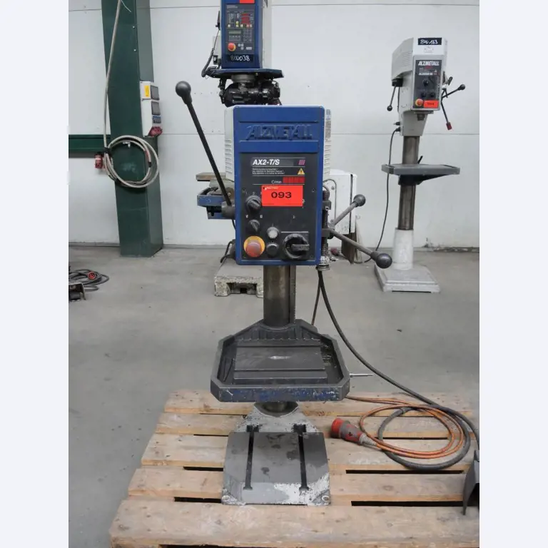 Chapas metálicas e máquinas para trabalhar metais<br><font size="2">Colaboração com Hilco Industrial Acquisitions bv</font><br><img src="/images/hil.png"><br>-3