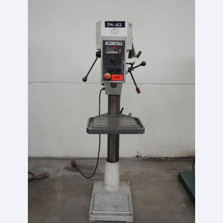 Chapas metálicas e máquinas para trabalhar metais<br><font size="2">Colaboração com Hilco Industrial Acquisitions bv</font><br><img src="/images/hil.png"><br>-2