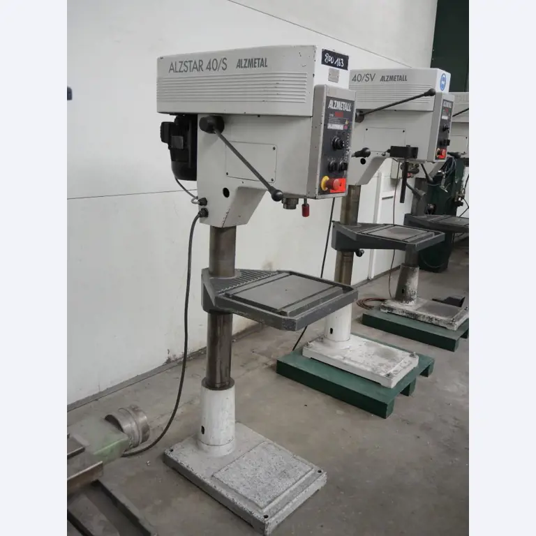 Chapas metálicas e máquinas para trabalhar metais<br><font size="2">Colaboração com Hilco Industrial Acquisitions bv</font><br><img src="/images/hil.png"><br>-3