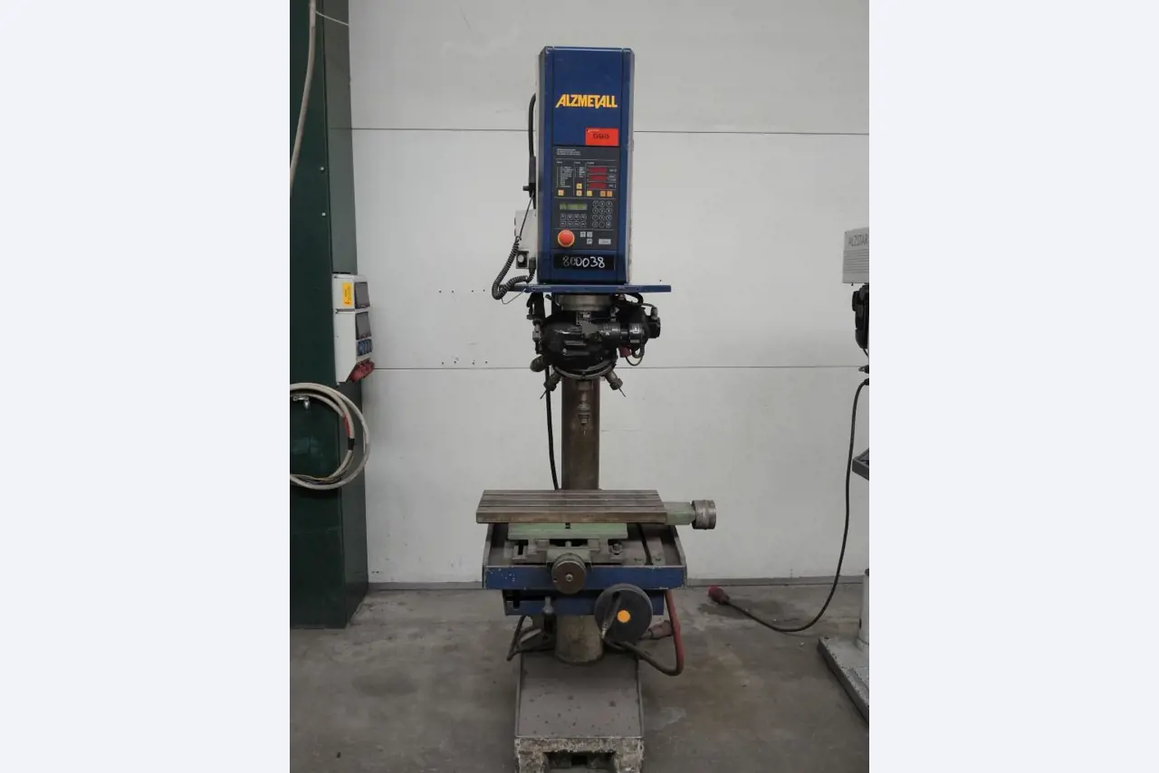 Chapas metálicas e máquinas para trabalhar metais<br><font size="2">Colaboração com Hilco Industrial Acquisitions bv</font><br><img src="/images/hil.png"><br>-4