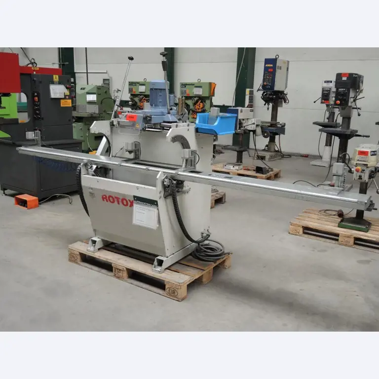 Chapas metálicas e máquinas para trabalhar metais<br><font size="2">Colaboração com Hilco Industrial Acquisitions bv</font><br><img src="/images/hil.png"><br>-1